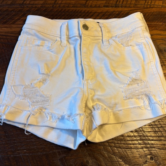 Hollister White High Rise 3" Short - size 0/w 24 - excellent condition! - Picture 3 of 5